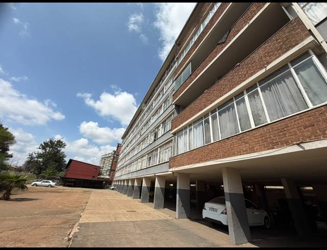 3 BEDROOM APARTMENT FOR SALE IN SUNNYSIDE